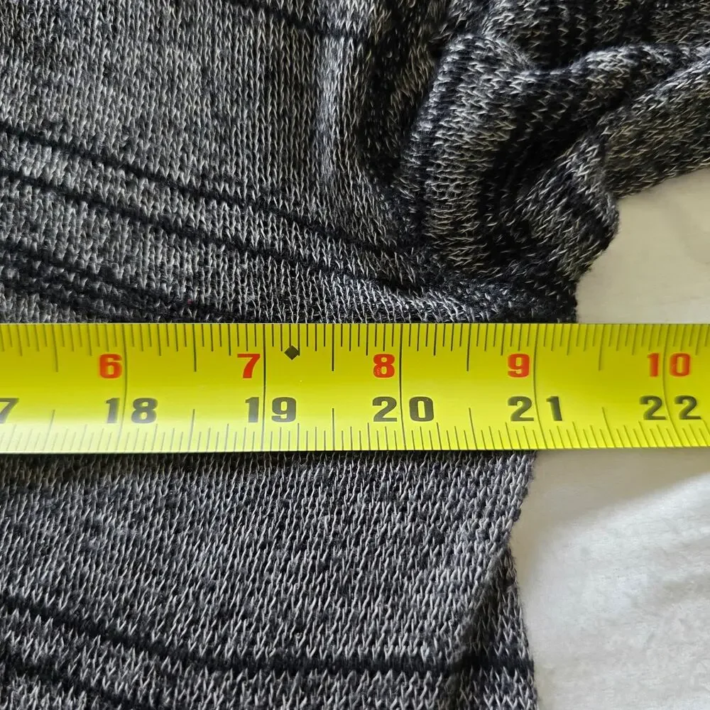 Free People Oversized Distressed Henley Neck Shirt Gray Size XS Long Sleeve Boho - Picture 8 of 9